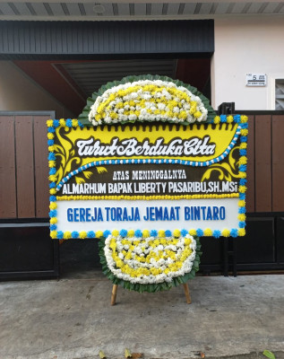 Papan Bunga Duka di Kikim Selatan